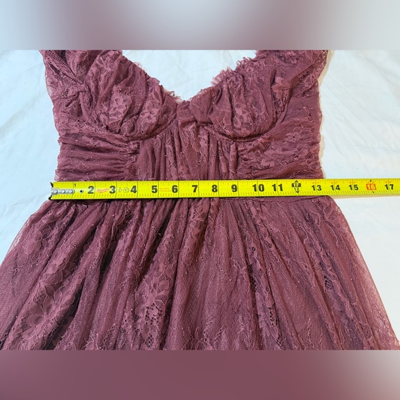 Free People Dear Jane Lace Midi
Dress in Roan Rouge - Picture 15 of 16